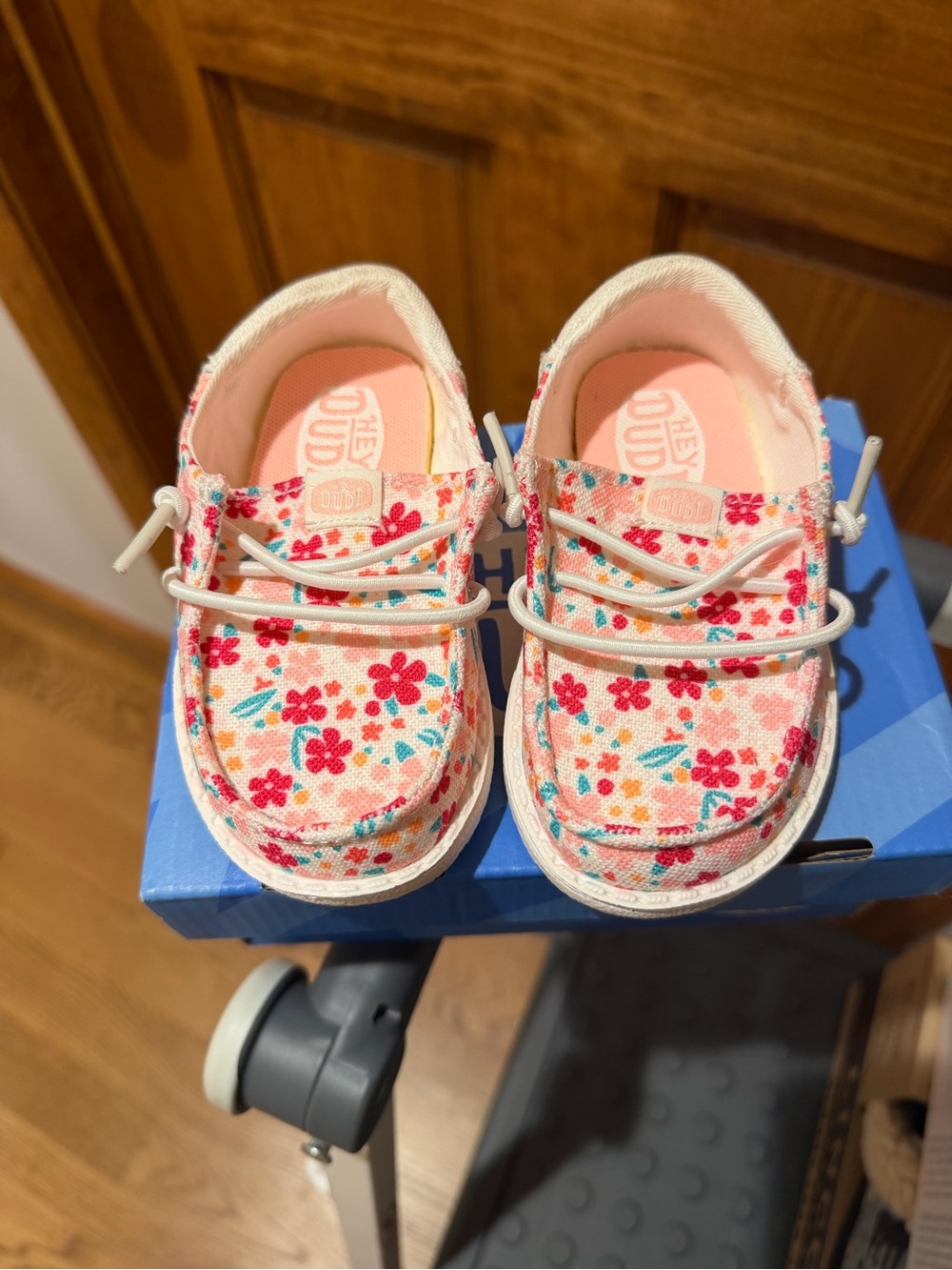 Hey Dude Kids Wendy Funk Spring Floral Slip-Ons (toddler 6)